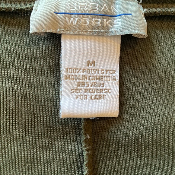 Light weight two piece blouse and long skirt set khaki color SIZE M/L fits large - Picture 6 of 7